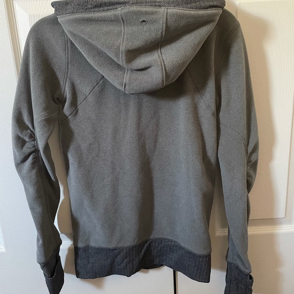 Ivivva pullover hoddie - Picture 2 of 3